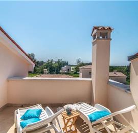 7 bedroom villa with pool in Svetvinčenat, sleeps 14
